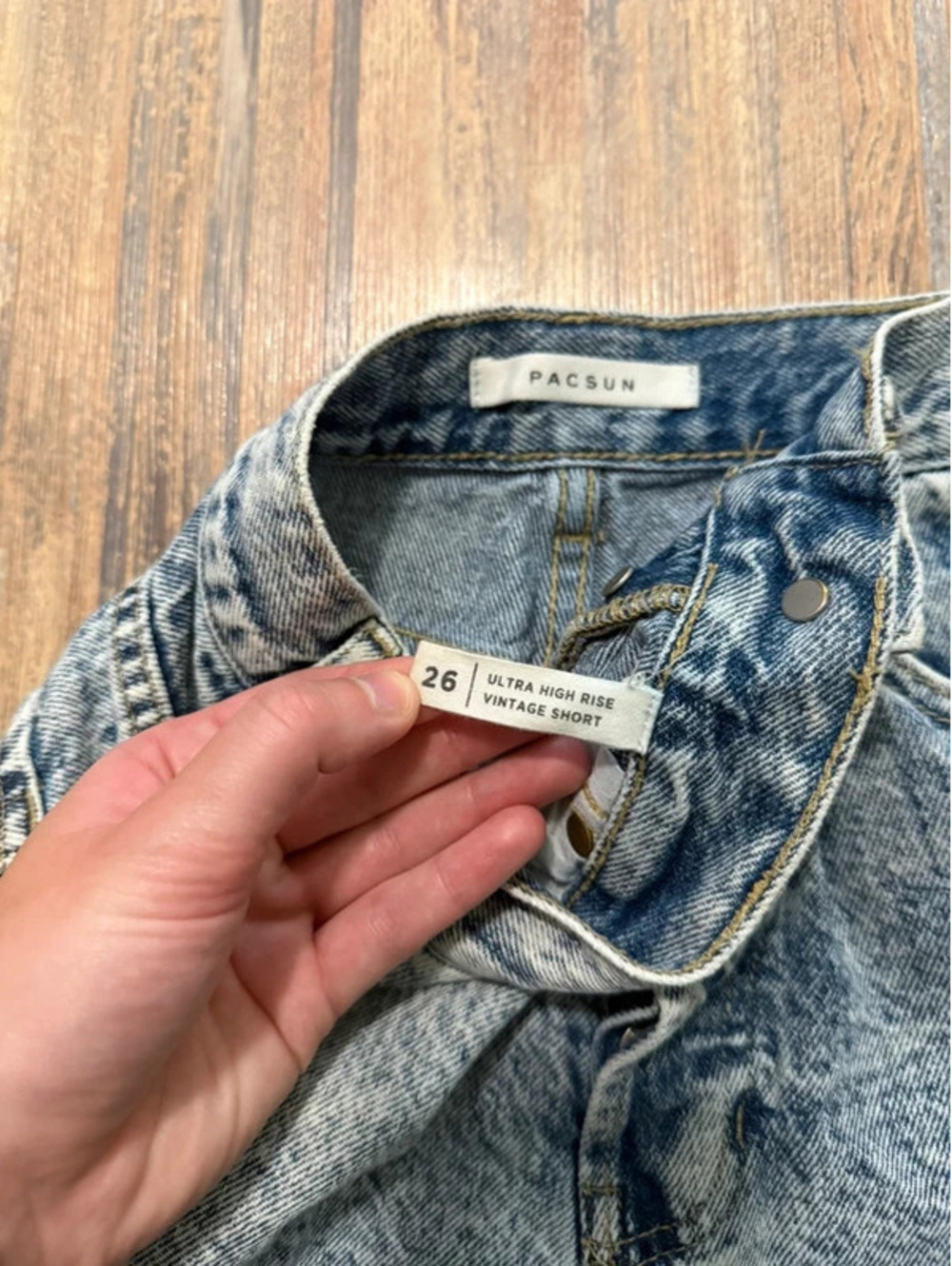 Pacsun ultra high rise vintage shorts size 26 - Picture 3 of 3